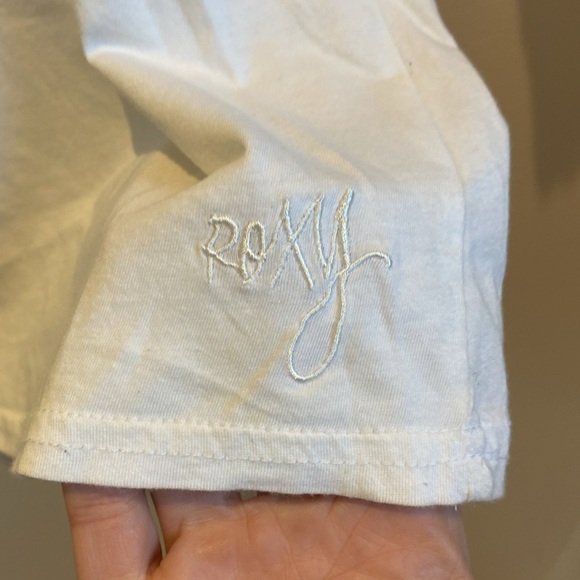 Roxy Flutter Lace Sleeve Top - Picture 4 of 9